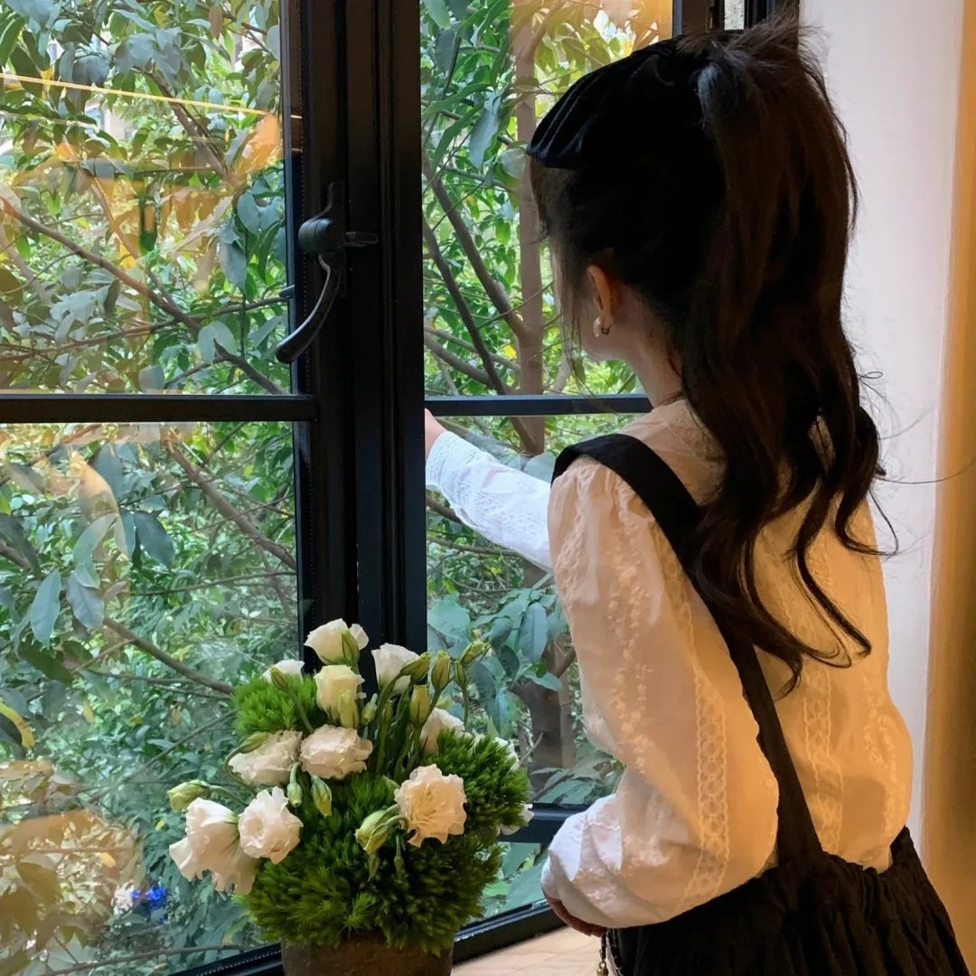 镜中的女孩